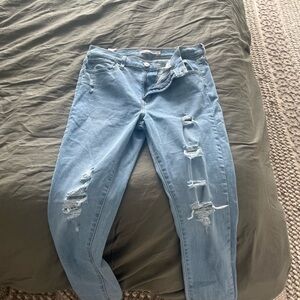 Levi’s 720 high rise super skinny size 30 distressed